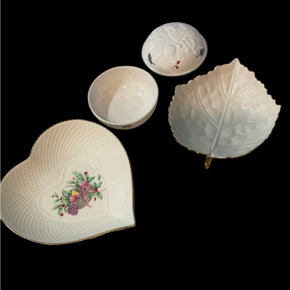 Elegant Heart-Shaped Floral Dish with Gold Trim